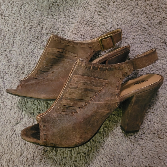 Brown Leather Women's Heels - Picture 1 of 3